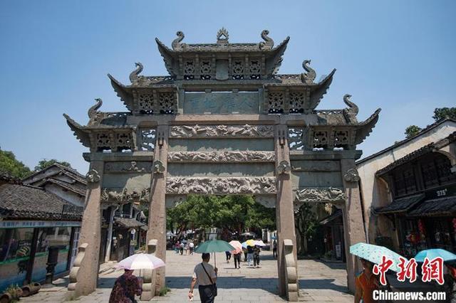 大学生择业优先考虑兴趣还是前途?-全面解答你的问题