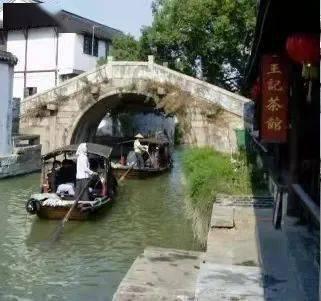逃离违建房屋9